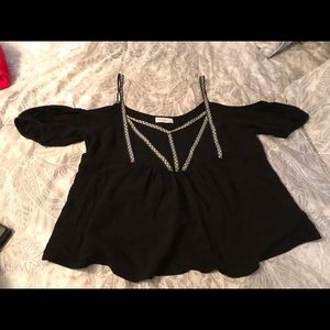 Off-the-shoulder top